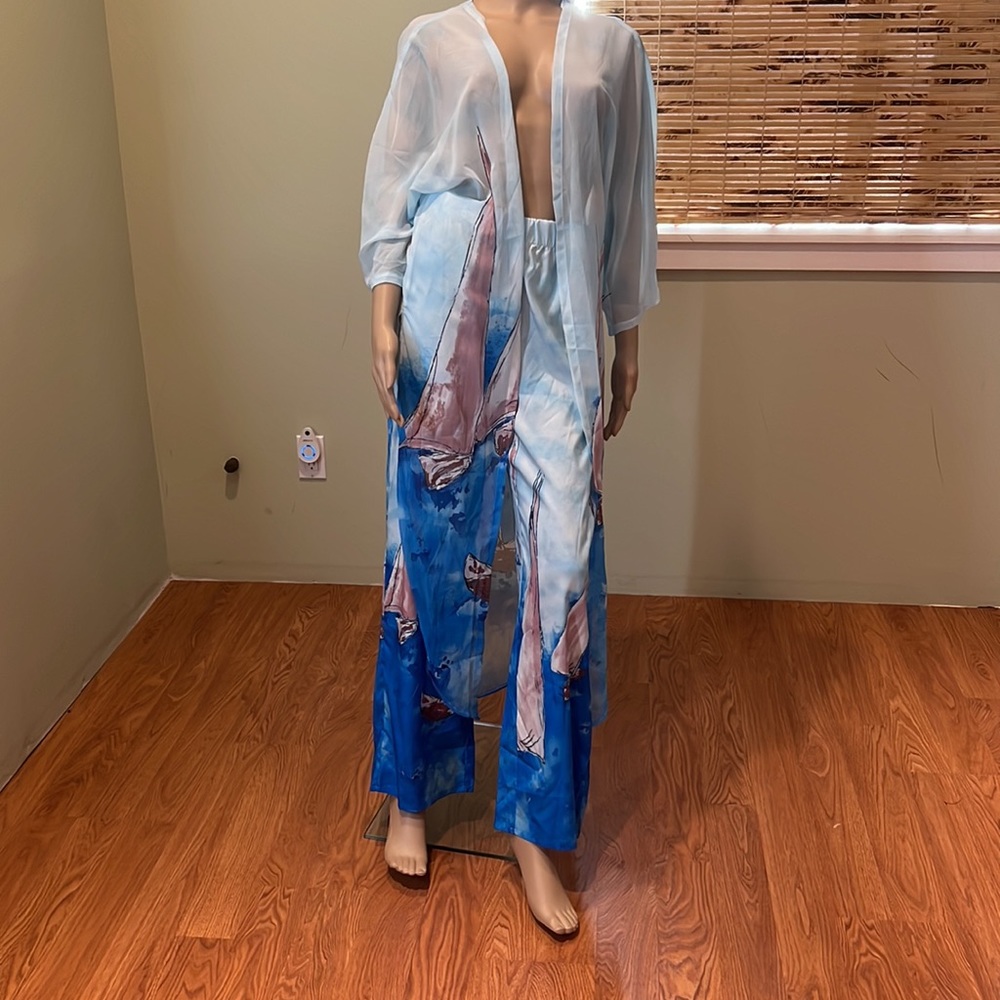 Boutique Two Piece Duster And Pants Set With Graphics L